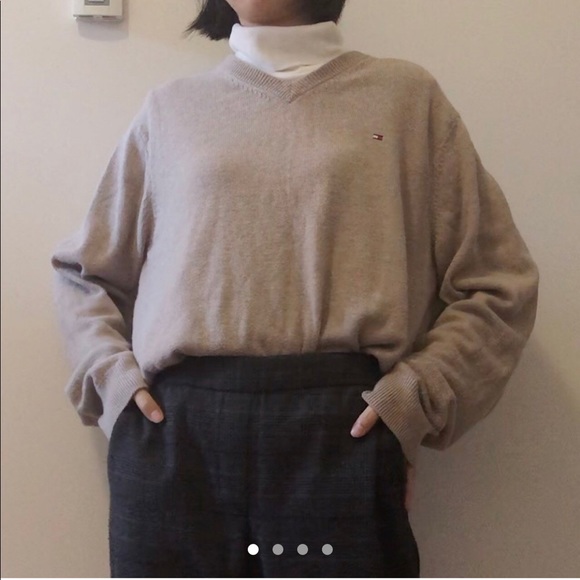 Tommy Hilfiger beige v neck knit sweater - Picture 1 of 4